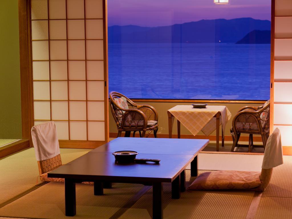 Wakayama Kada Onsen Kada Kaigetsu Hotel Quarto foto