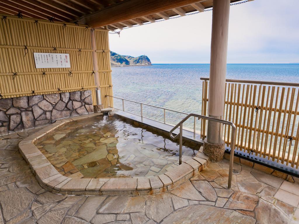 Wakayama Kada Onsen Kada Kaigetsu Hotel Exterior foto
