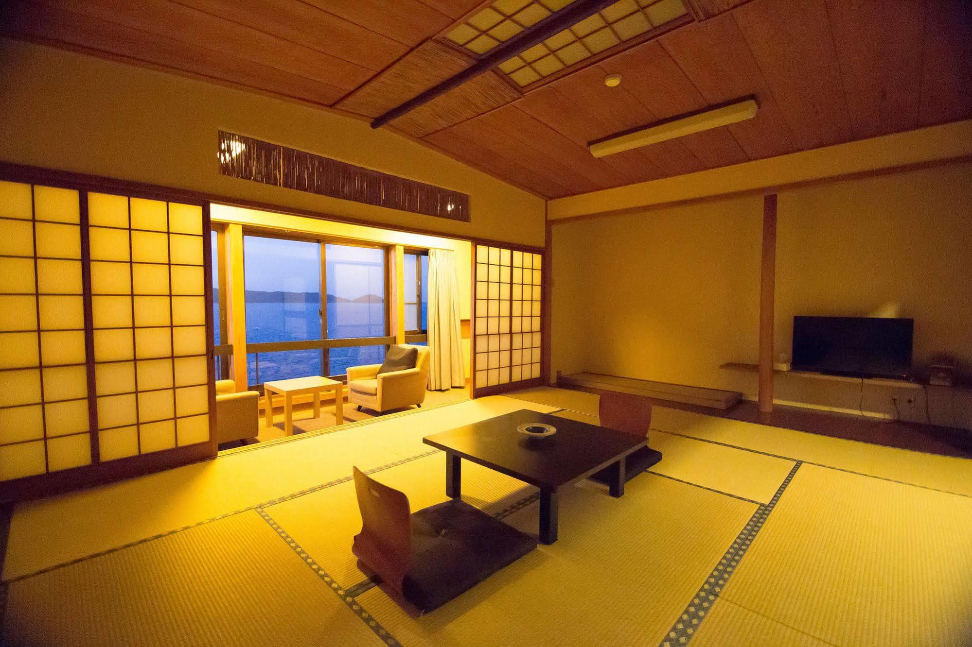 Wakayama Kada Onsen Kada Kaigetsu Hotel Exterior foto