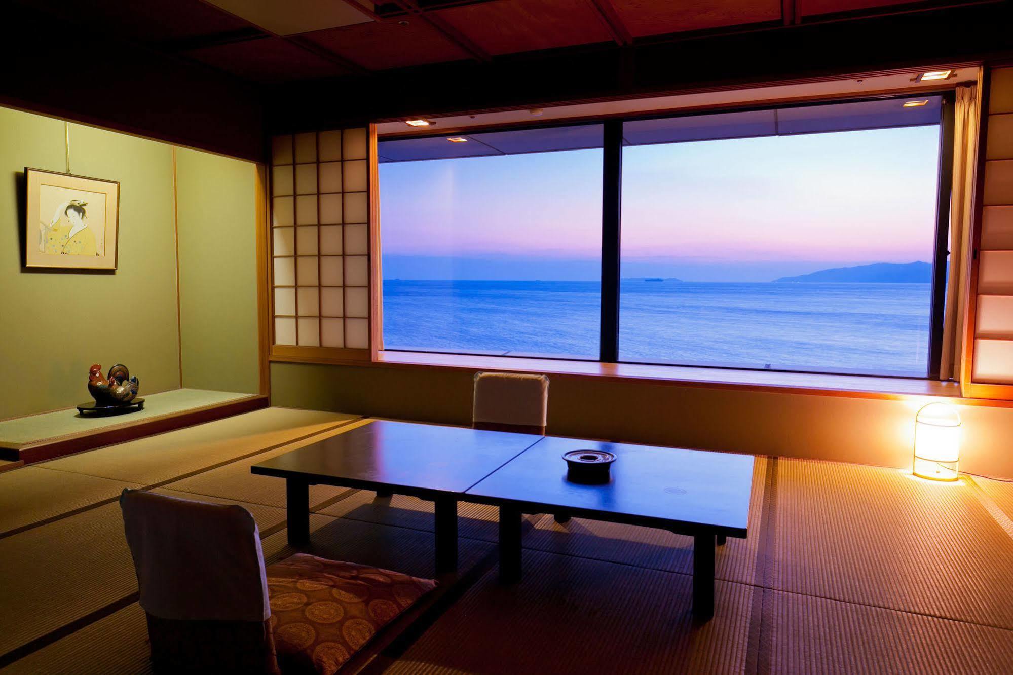 Wakayama Kada Onsen Kada Kaigetsu Hotel Exterior foto